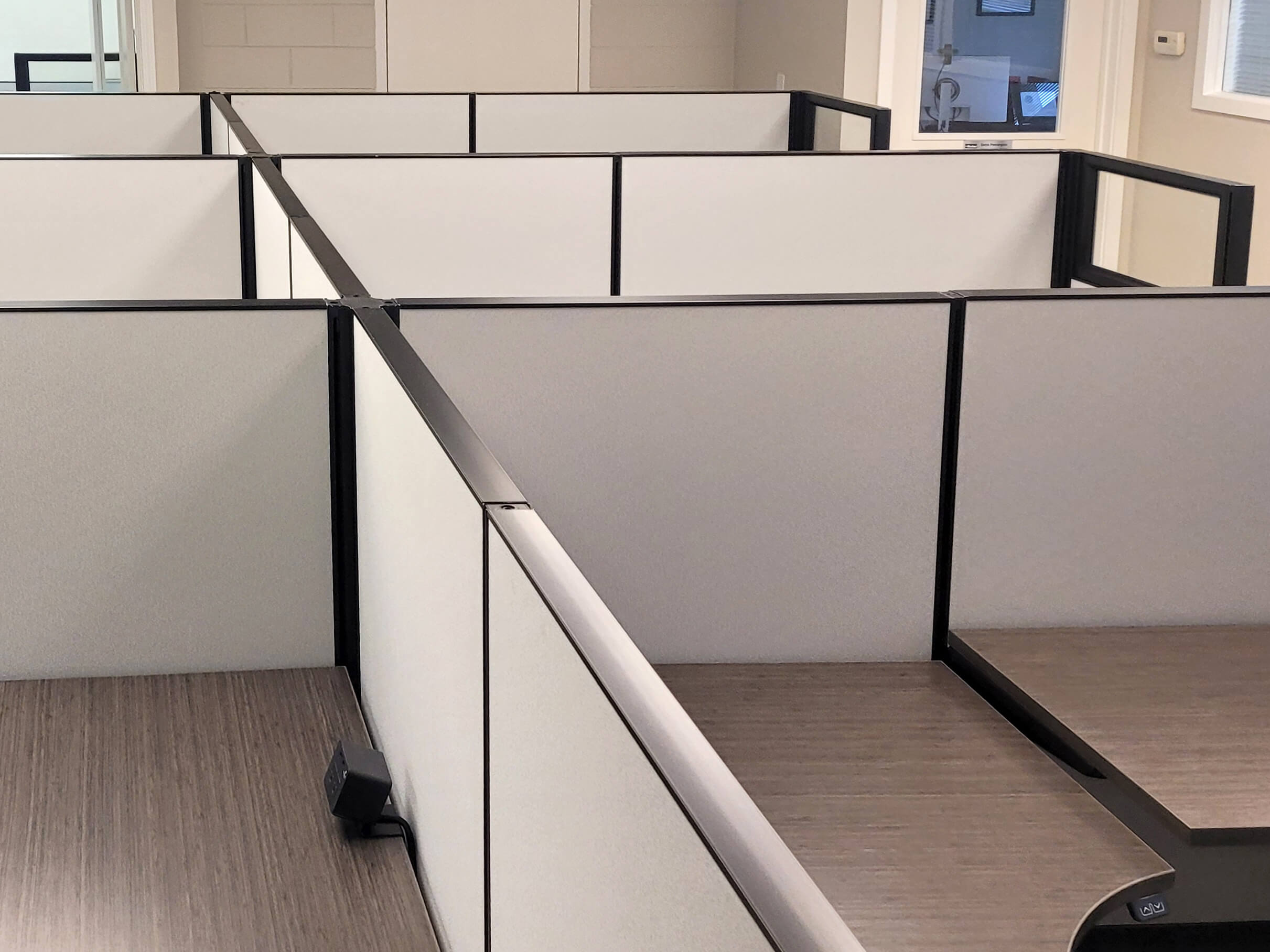 CA-office-furniture-parke4stmo-040123-08.jpg
